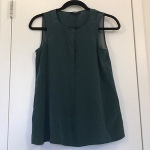 100% silk green Madewell top in XXS